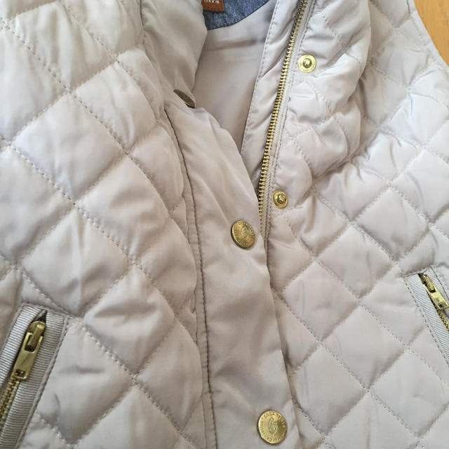 ZARA KIDS(ザラキッズ)のzarakids   ダウン ベスト キッズ/ベビー/マタニティのキッズ服女の子用(90cm~)(ジャケット/上着)の商品写真