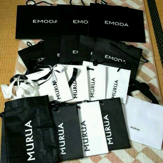 MURUA(ムルーア)のショッパー  ムルーア  エモダ レディースのバッグ(ショップ袋)の商品写真