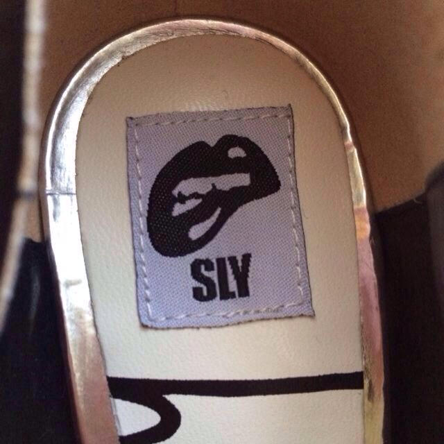 SLY(スライ)のスライ エナメル パンプス レディースの靴/シューズ(ハイヒール/パンプス)の商品写真
