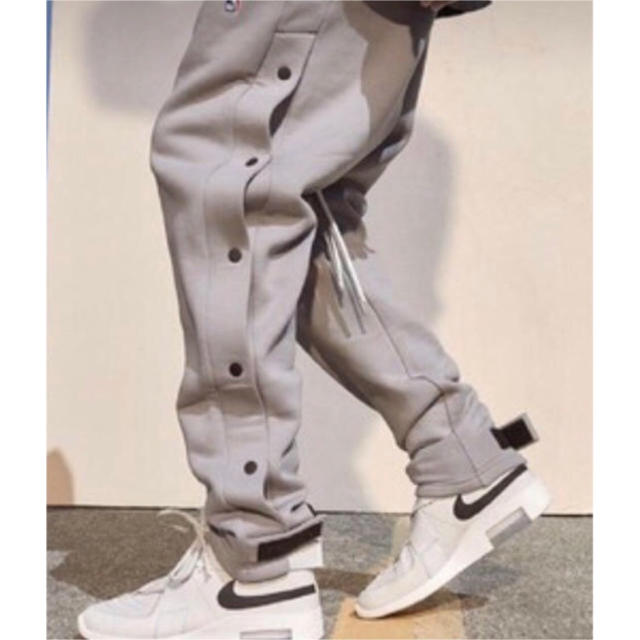 FEAR OF GOD(フィアオブゴッド)の新品正規品 Nike × Fear of God Warm Up Pants S メンズのパンツ(その他)の商品写真