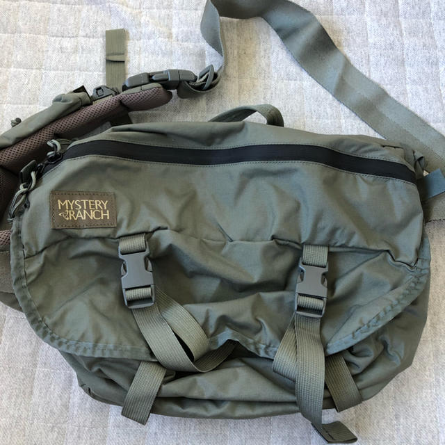 MYSTERY RANCH(ミステリーランチ)のミステリーランチ インベーダー メンズのバッグ(メッセンジャーバッグ)の商品写真