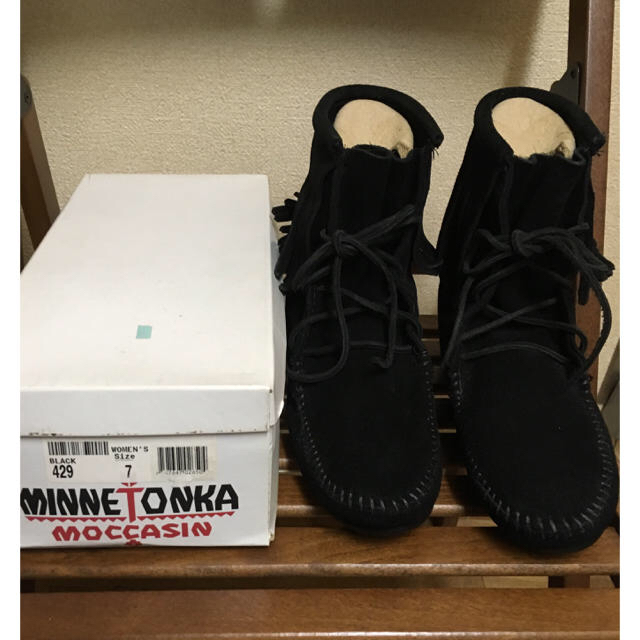 Minnetonka(ミネトンカ)のミネトンカ ミドル ブーツ 黒 レディースの靴/シューズ(ブーツ)の商品写真