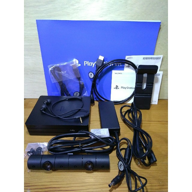 SONY(ソニー)の送料無料　PlayStation VR　カメラ同梱版　CUH-ZVR2　 エンタメ/ホビーのゲームソフト/ゲーム機本体(家庭用ゲーム機本体)の商品写真