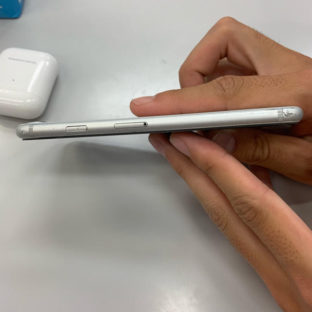 Apple(アップル)のiPhone8 ホウイト スマホ/家電/カメラのスマートフォン/携帯電話(スマートフォン本体)の商品写真