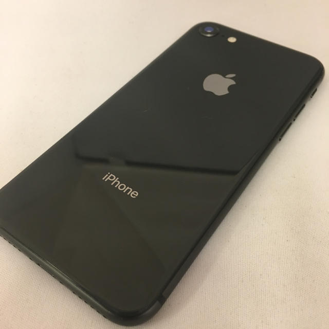 Softbank(ソフトバンク)のSIMフリー ソフトバンク iPhone8 64GB 画面割れ有 （9-22） スマホ/家電/カメラのスマートフォン/携帯電話(スマートフォン本体)の商品写真