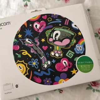 ワコム(Wacom)のWacom Intuos Smallワイヤレス(CTL-4100WL/P0) (PC周辺機器)