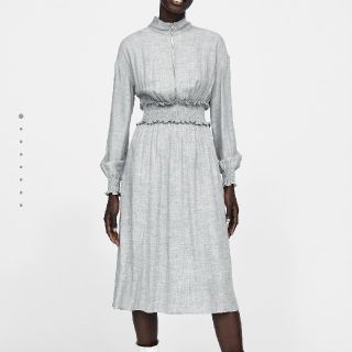 ザラ(ZARA)の新品！未使用！タグ付！♥️ZARA♥️ジップ付きワンピース。サイズＬ。(ロングワンピース/マキシワンピース)