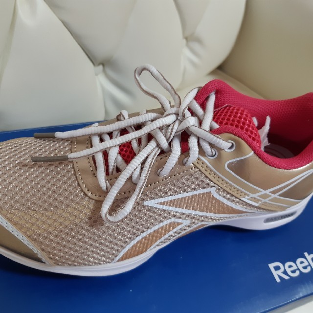 Reebok(リーボック)のyumichaco様専用★リーボック. イージートーン新品 レディースの靴/シューズ(スニーカー)の商品写真