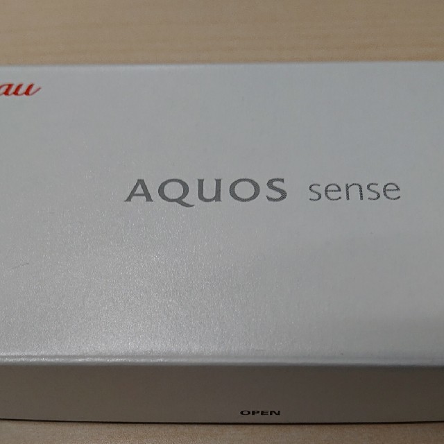 AQUOS(アクオス)の新品 au AQUOS sense SHV40(オパールグリーン) スマホ/家電/カメラのスマートフォン/携帯電話(スマートフォン本体)の商品写真