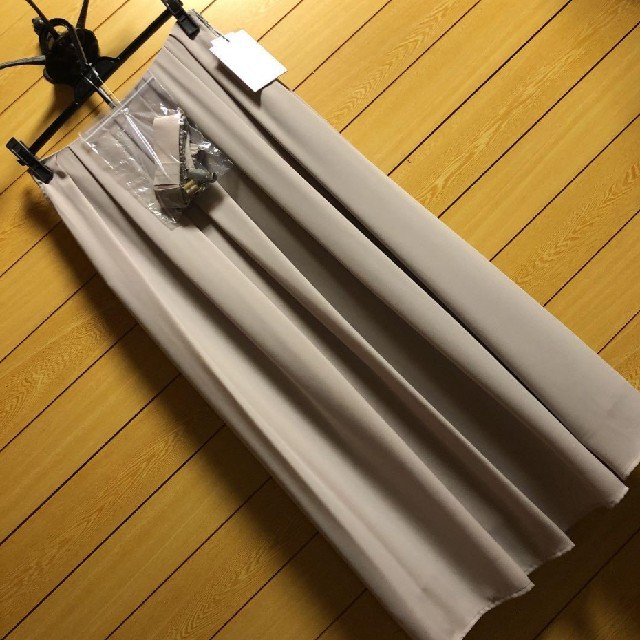 Ameri VINTAGE(アメリヴィンテージ)の新品タグ付　アメリヴィンテージ　SELINA SUSPENDER SKIRT レディースのスカート(ロングスカート)の商品写真
