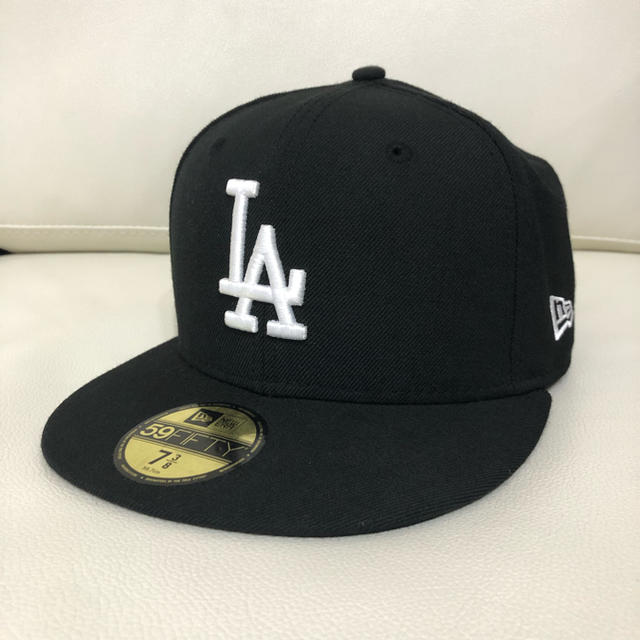 NEW ERA(ニューエラー)の【値下げ】NEW ERA♡LA キャップ ブラック 58.3cm レディースの帽子(キャップ)の商品写真