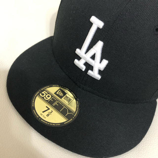 NEW ERA(ニューエラー)の【値下げ】NEW ERA♡LA キャップ ブラック 58.3cm レディースの帽子(キャップ)の商品写真