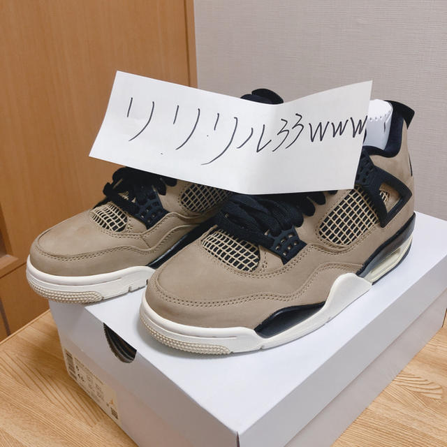 NIKE(ナイキ)のWMNS AIR JORDAN 4 RETRO Mushroom 23cm レディースの靴/シューズ(スニーカー)の商品写真