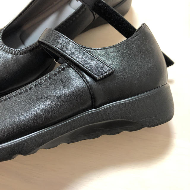 ブラック  ストラップ パンプス  25cm レディースの靴/シューズ(ハイヒール/パンプス)の商品写真