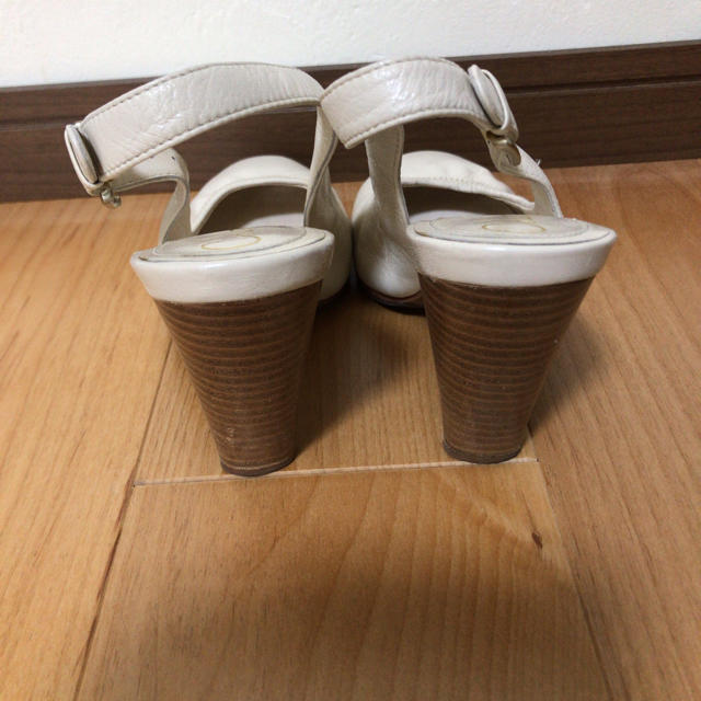 Cole Haan(コールハーン)の【コールハーン】 サンダル 白 23.0cm レディースの靴/シューズ(サンダル)の商品写真