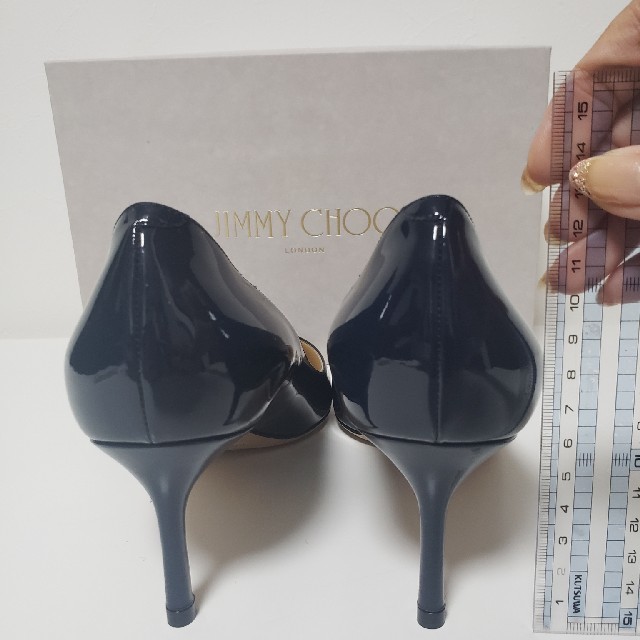 JIMMY CHOO(ジミーチュウ)の【新品未使用】ジミーチュウ　パンプス 濃紺 レディースの靴/シューズ(ハイヒール/パンプス)の商品写真