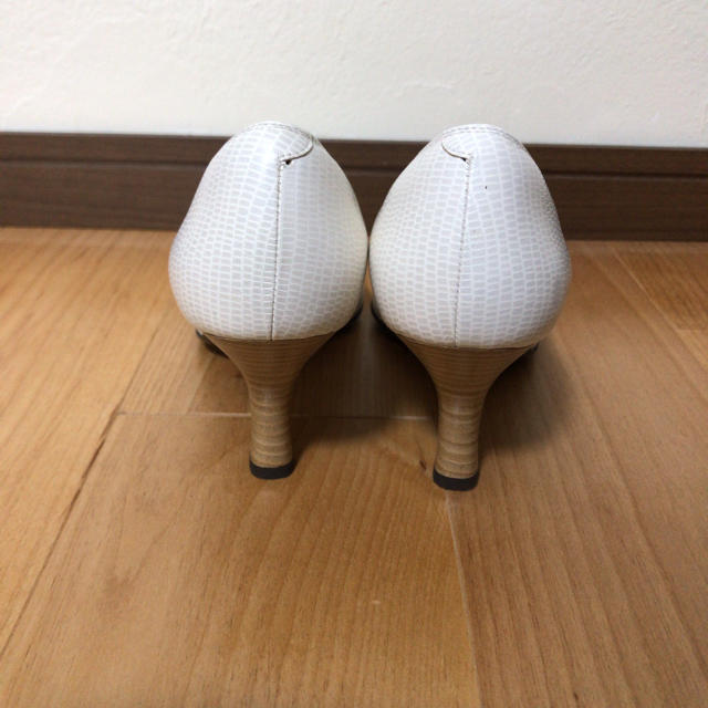 【style lab】 白 パンプス  23.5cm 試着のみ レディースの靴/シューズ(ハイヒール/パンプス)の商品写真