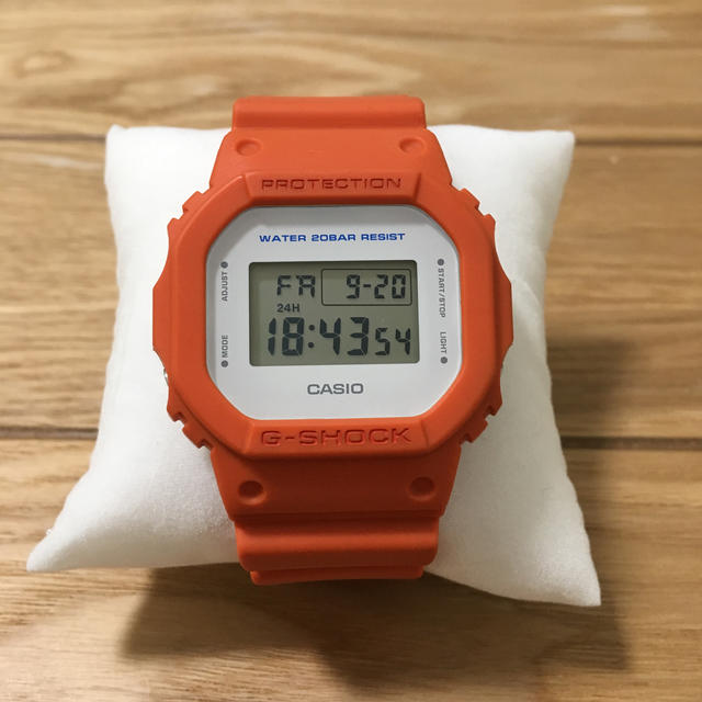 G-SHOCK(ジーショック)のG-SHOCK ミリタリー オレンジ DW-5600M-4 メンズの時計(腕時計(デジタル))の商品写真