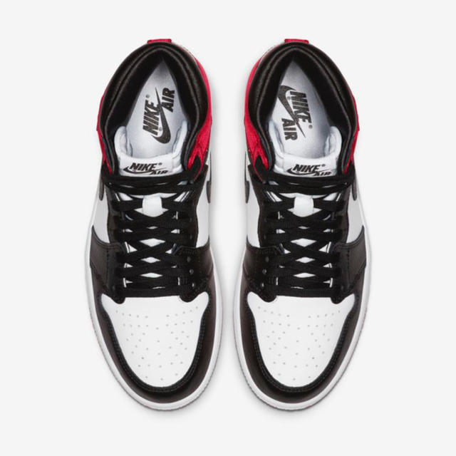 NIKE(ナイキ)のNIKE WMNS AIR JORDAN 1 SATIN BLACK TOE レディースの靴/シューズ(スニーカー)の商品写真