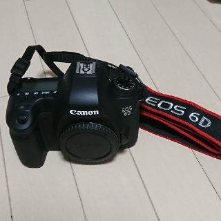 キヤノン(Canon)のcanon 6D ボディ(デジタル一眼)