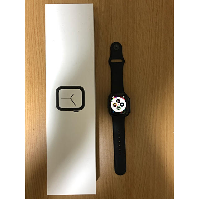 Apple Watch Series 4 40mmスペースグレイアルミニウム