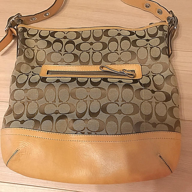 COACH(コーチ)のCOACH コーチ シグネチャー ショルダーバック レディースのバッグ(ショルダーバッグ)の商品写真