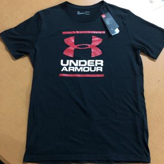 アンダーアーマー(UNDER ARMOUR)の黒に赤ラインロゴが映える‼️under armorの超デザイン秀逸シャツ(Tシャツ/カットソー(半袖/袖なし))