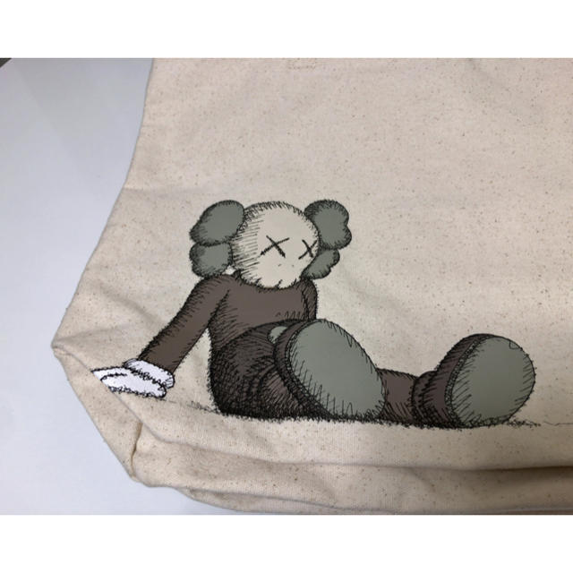 UNIQLO(ユニクロ)のKAWS×ユニクロUT トートバッグ 2個set メンズのバッグ(トートバッグ)の商品写真