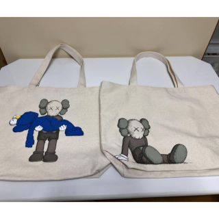 ユニクロ(UNIQLO)のKAWS×ユニクロUT トートバッグ 2個set(トートバッグ)