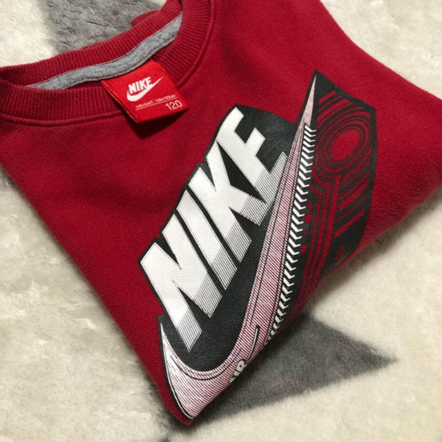 NIKE(ナイキ)のNIKE トレーナー 120cm キッズ/ベビー/マタニティのキッズ服男の子用(90cm~)(その他)の商品写真