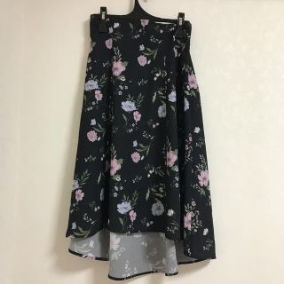 マジェスティックレゴン(MAJESTIC LEGON)の花柄スカート(ひざ丈スカート)