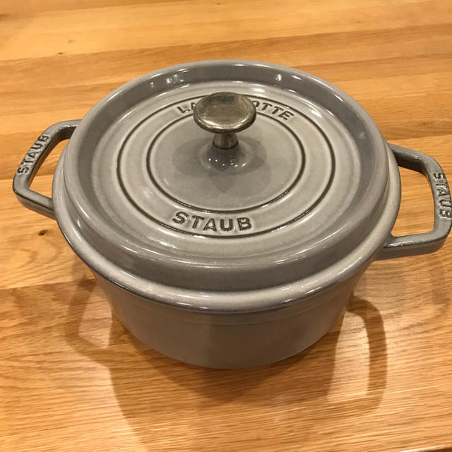 STAUB - ストウブ 22cmの通販 by たろ's shop｜ストウブならラクマ