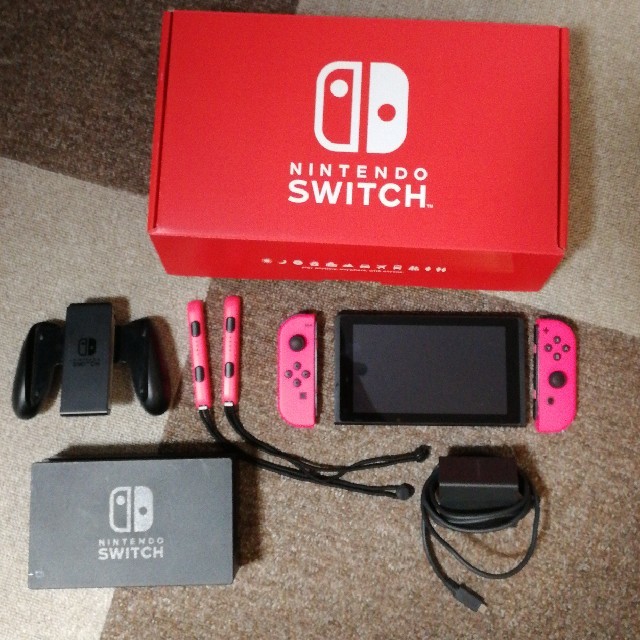 【激安‼】Nintendo SWITCH本体 色ピンク