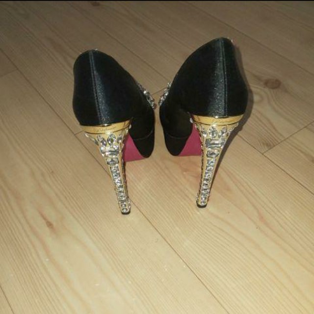 EmiriaWiz(エミリアウィズ)のパルフェレーヌ ブラック パンプス レディースの靴/シューズ(ハイヒール/パンプス)の商品写真