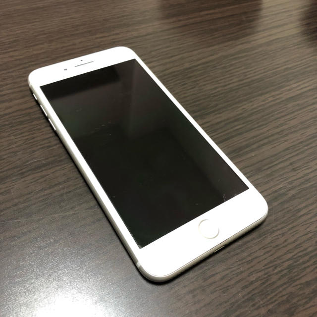 iPhone(アイフォーン)のiPhone 8 Plus Silver 64 GB SIMフリー　 スマホ/家電/カメラのスマートフォン/携帯電話(スマートフォン本体)の商品写真