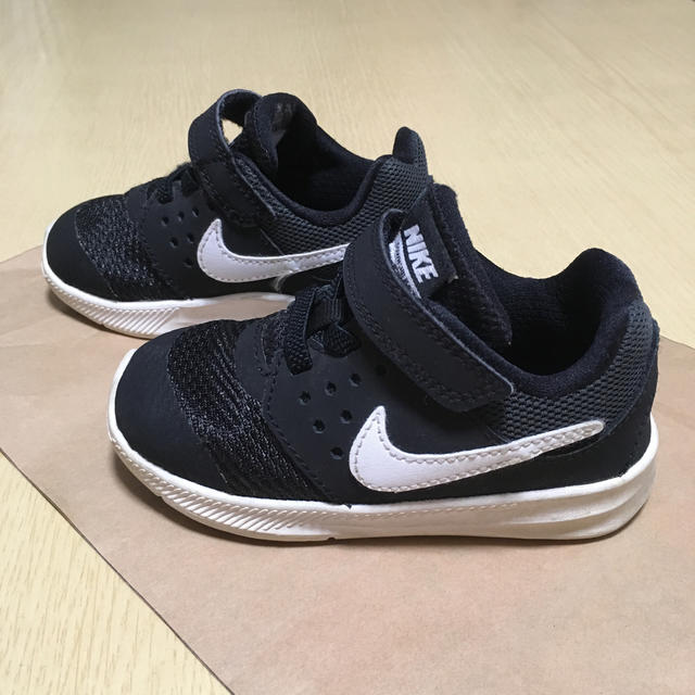 NIKE(ナイキ)のm♡様 専用 【 NIKE スニーカー 】 キッズ/ベビー/マタニティのベビー靴/シューズ(~14cm)(スニーカー)の商品写真