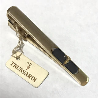 トラサルディ(Trussardi)のTRUSSARDI トラサルディ ロゴ入り ネクタイピン ゴールド 未使用品(ネクタイ)