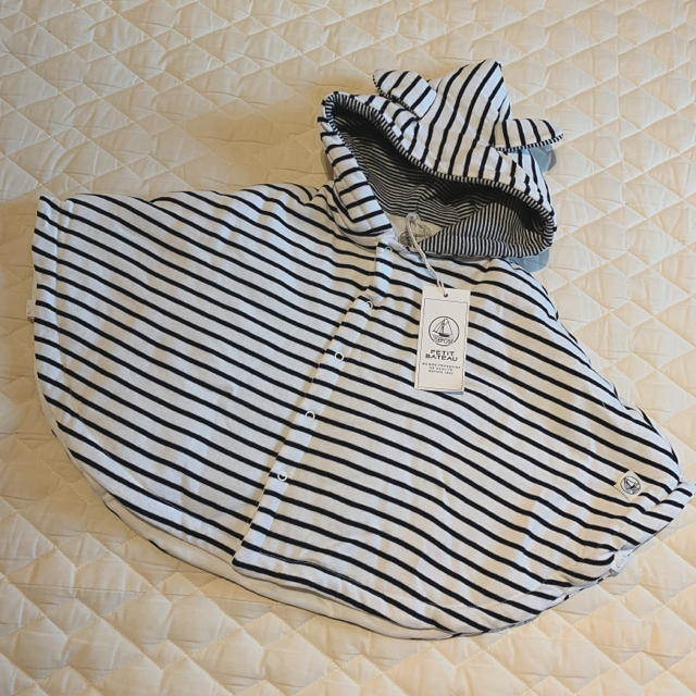 PETIT BATEAU(プチバトー)のプチバトー 耳付きマリニエールケープ キッズ/ベビー/マタニティのベビー服(~85cm)(ジャケット/コート)の商品写真