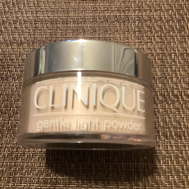 CLINIQUE(クリニーク)のスーパーブレンデッドフェースパウダー コスメ/美容のベースメイク/化粧品(フェイスパウダー)の商品写真