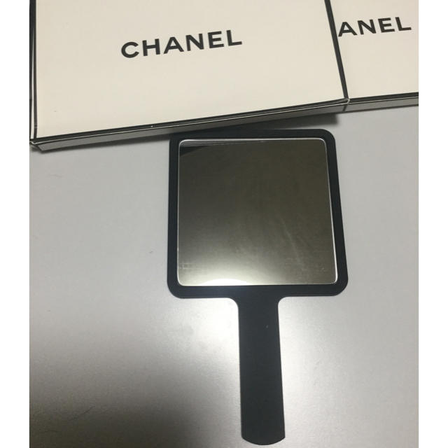 CHANEL(シャネル)のミラー 手鏡 シャネル 在庫有り❗️ レディースのファッション小物(ミラー)の商品写真