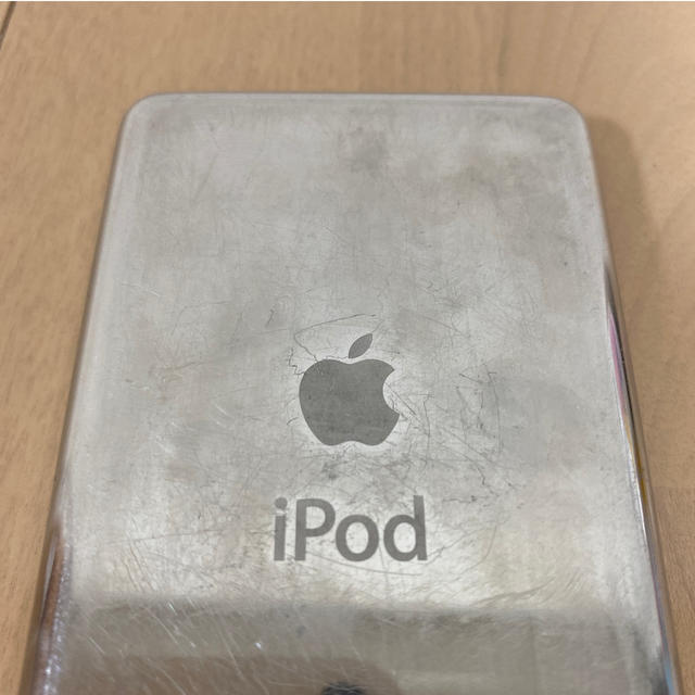 Apple(アップル)の【動作確認済み】iPod Classic Silver 160GB スマホ/家電/カメラのオーディオ機器(ポータブルプレーヤー)の商品写真