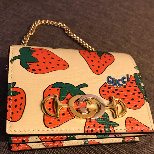 Gucci - 最終値下げ★guccizumiイチゴミニ財布新品まもなく終了