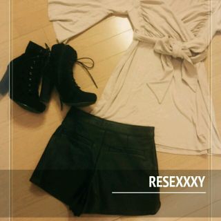 リゼクシー(RESEXXY)のRESEXXXY♡レザーパンツ(ショートパンツ)