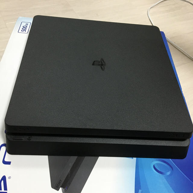 PlayStation4(プレイステーション4)のプレステ4  （中古） エンタメ/ホビーのゲームソフト/ゲーム機本体(家庭用ゲーム機本体)の商品写真