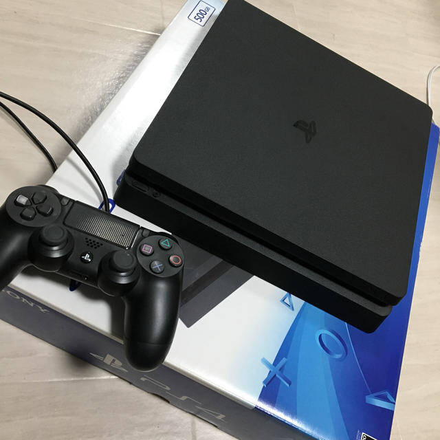 PlayStation4(プレイステーション4)のプレステ4  （中古） エンタメ/ホビーのゲームソフト/ゲーム機本体(家庭用ゲーム機本体)の商品写真