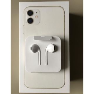 アップル(Apple)のiphone11 イヤフォン　正規品　新品(ヘッドフォン/イヤフォン)