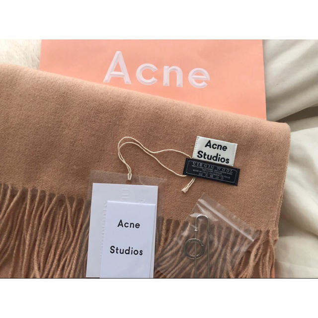 ACNE(アクネ)の【中古】Acne 大判マフラー レディースのファッション小物(マフラー/ショール)の商品写真