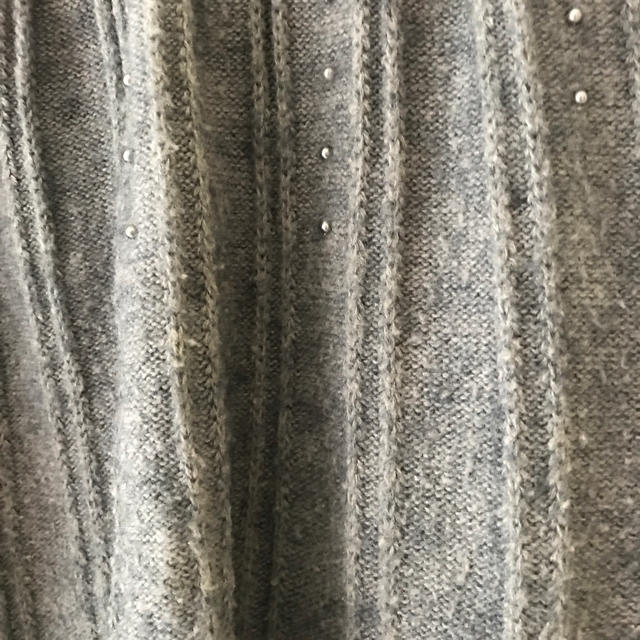 グレー色 ニットセーター レディースのトップス(ニット/セーター)の商品写真