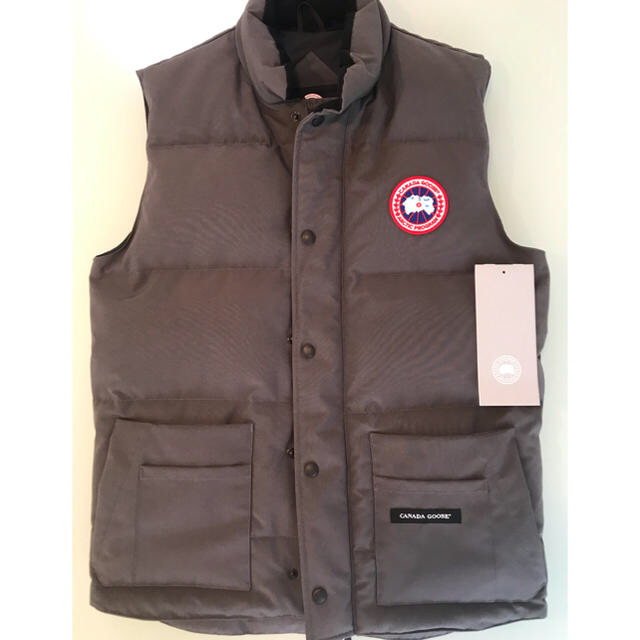 CANADA GOOSE(カナダグース)のカナダグース ダウンベスト  S メンズのジャケット/アウター(ダウンベスト)の商品写真