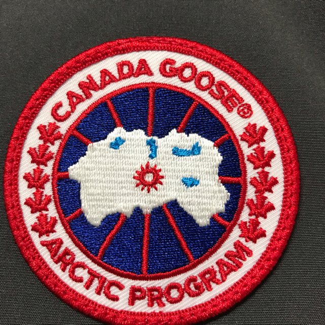 CANADA GOOSE(カナダグース)のカナダグース ダウンベスト  S メンズのジャケット/アウター(ダウンベスト)の商品写真
